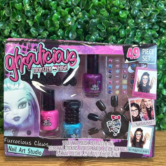 monster high Other - Ghoulicious Monster High Nail Art Studio Kids Set 49 Pcs Nail Polish 2015 Mattel
